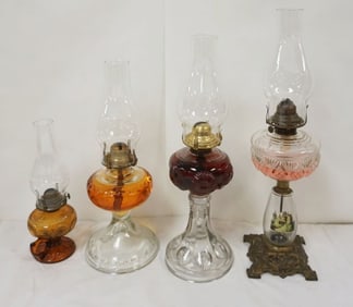 GROUP OF ASSORTED KEROSENE LAMPS