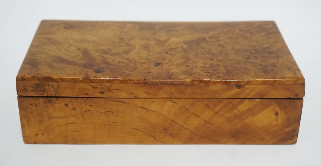 BIRDS EYE & BURL WOOD DRESSER/TRINKET BOX: BIRDS EYE & BURL WOOD HINGED DRESSER/TRINKET BOX, APPROXIMATELY 7 IN X 3 3/4 IN X 2 IN HIGH