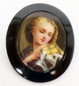 PAINTED CENTER PORCELAIN BROACH