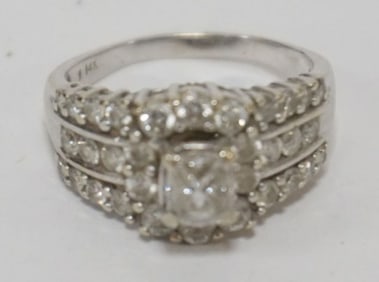 14K WHITE GOLD DIAMOND RING