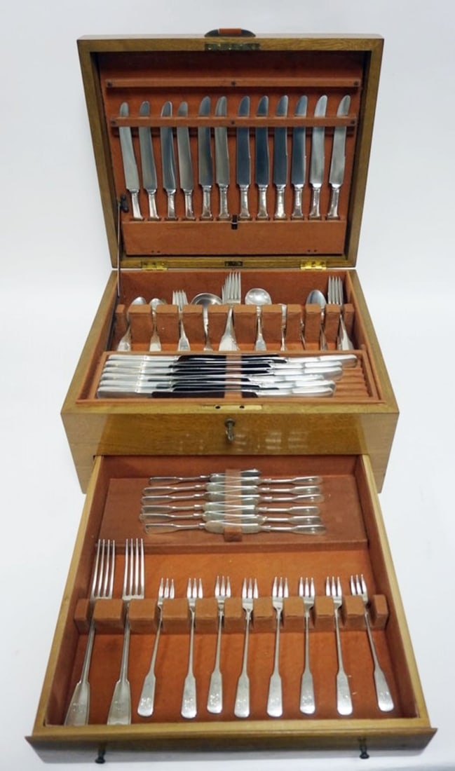 STERLING SILVER FLATWARE SET (1 of 6)