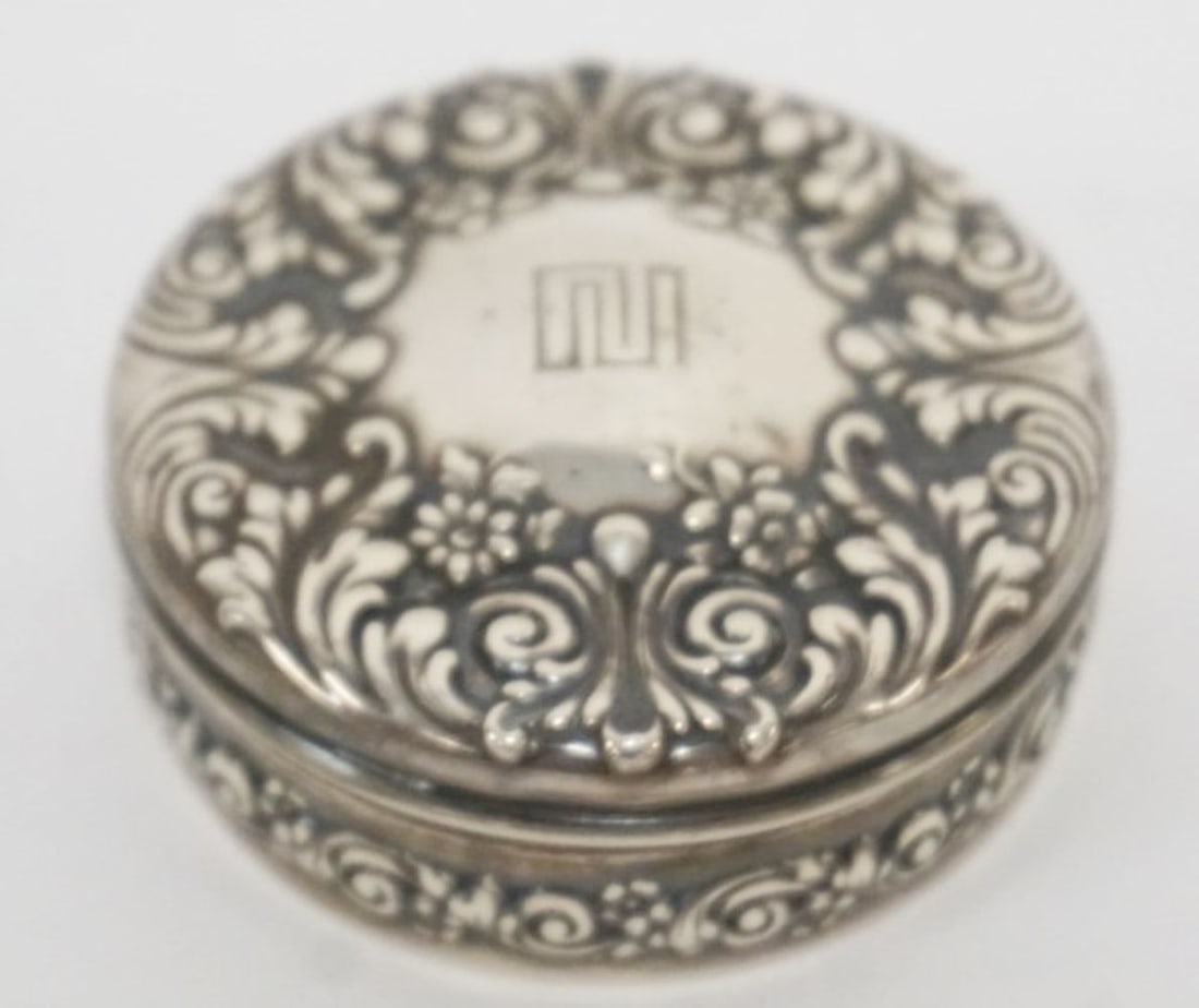 REPOUSSE TIFFANY & CO TRINKET BOX (1 of 5)