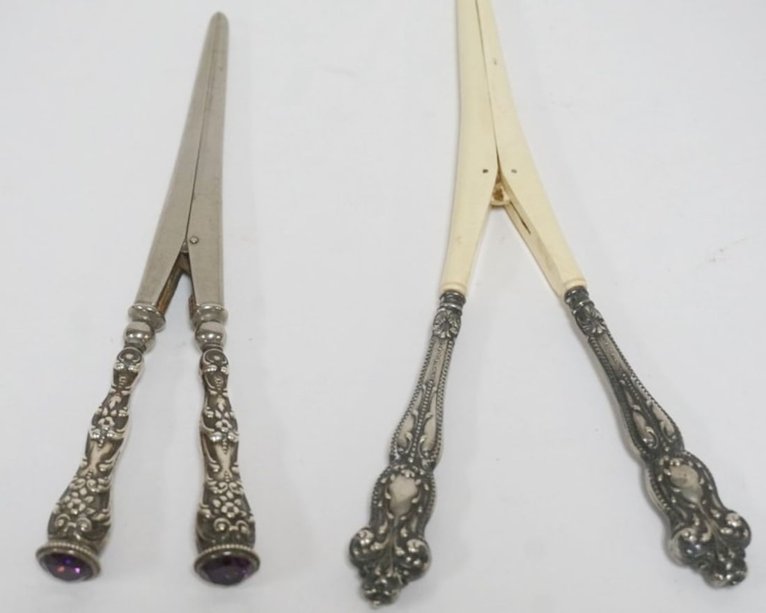 SILVER HANDLED LADIES GLOVE STRETCHERS (1 of 5)