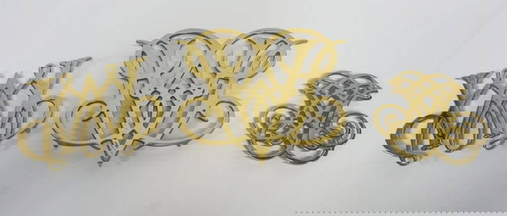 COLONIAL WILLIAMSBURG VINTAGE BRASS TRIVETS: COLONIAL WILLIAMSBURG VINTAGE BRASS TRIVETS, LARGEST APPROXIMATELY 9 IN X 10 1/2 IN