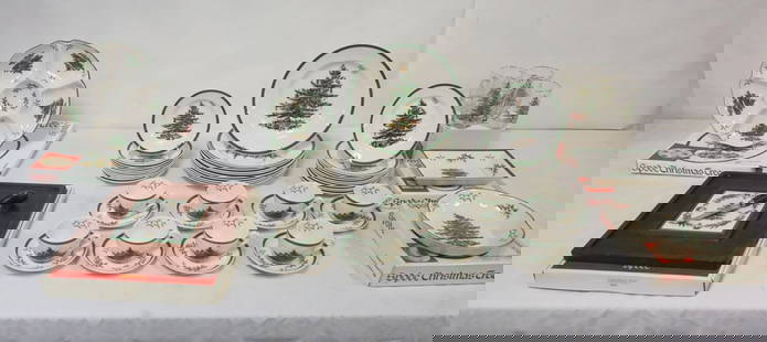 SPODE CHRISTMAS DINNERWARE: SPODE CHRISTMAS DINNERWARE 53 PIECE SET, 10-10 3/4 IN PLATES, 10-7 7/8 IN PLATES, 10-6 1/2 IN PLATES, 8 SAUCERS & CUPS PLUS TRAYS & SERVING PIECES