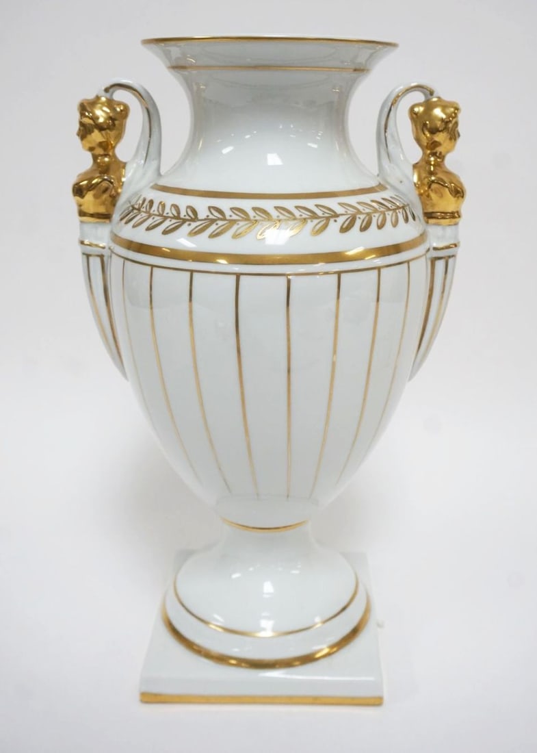 PORCELAIN URN (1 of 5)