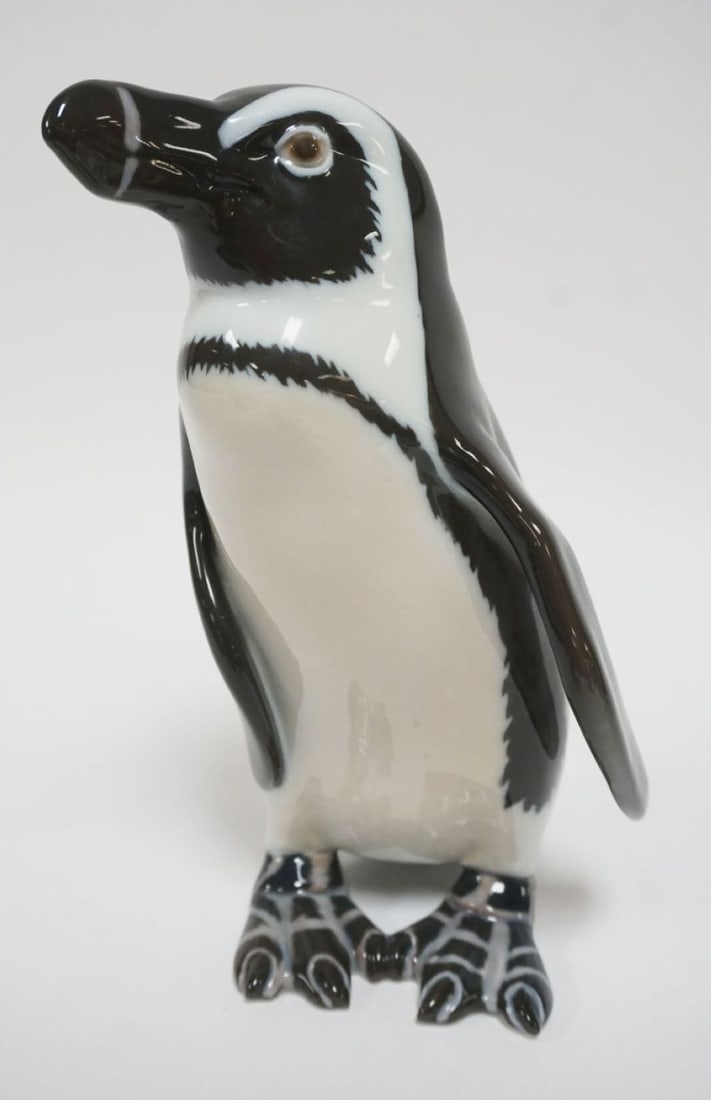 BING & GRONDAHL PORCELAIN PENGUIN: BING & GRONDAHL PORCELAIN PENGUIN FIGURE, APPROXIMATELY 10 IN HIGH