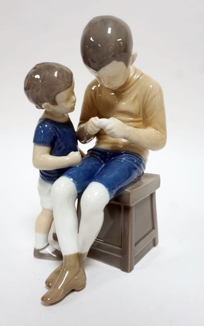 ROYAL COPENHAGEN FIGURE: ROYAL COPENHAGEN FIGURE OF 2 YOUNG BOYS *TOM & WILLY* #1643, APPROXIMATELY 8 IN HIGH