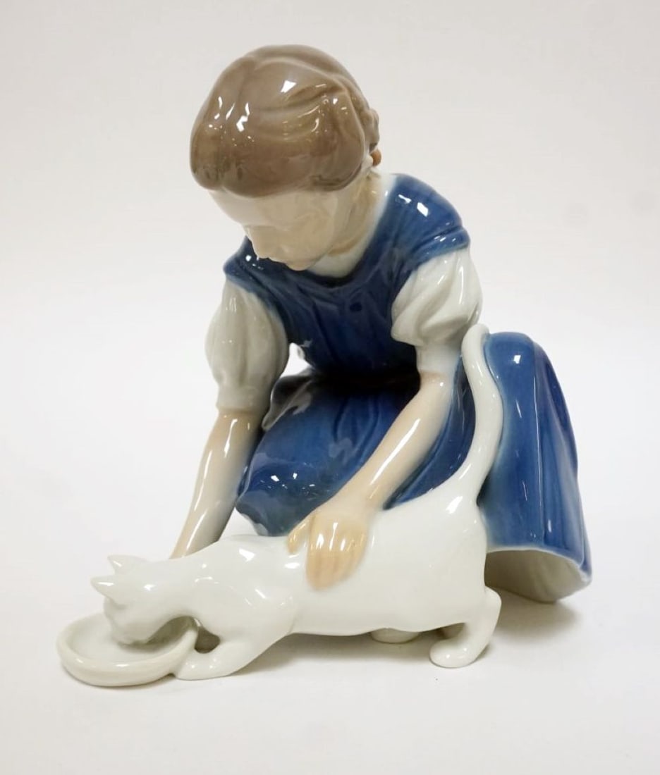 ROYAL COPENHAGEN FIGURE: ROYAL COPENHAGEN FIGURE OF YOUNG GIRL W/KITTEN *GIRL WITH CAT* #1745, APPROXIMATELY 5 1/2 IN HIGH