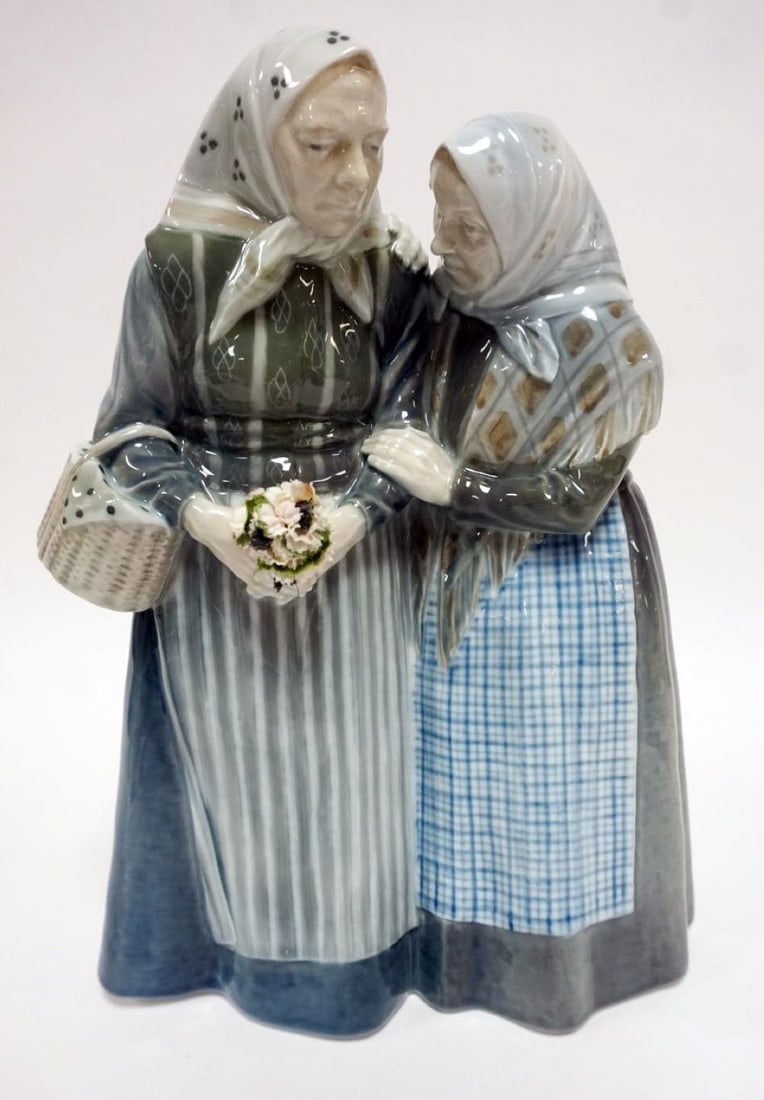ROYAL COPENHAGEN FIGURE: ROYAL COPENHAGEN FIGURE OF 2 ELDERY WOMEN *THE GOSSIPS* #1319, APPROXIMATELY 12 IN HIGH