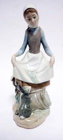 LLADRO PORCELAIN FIGURE