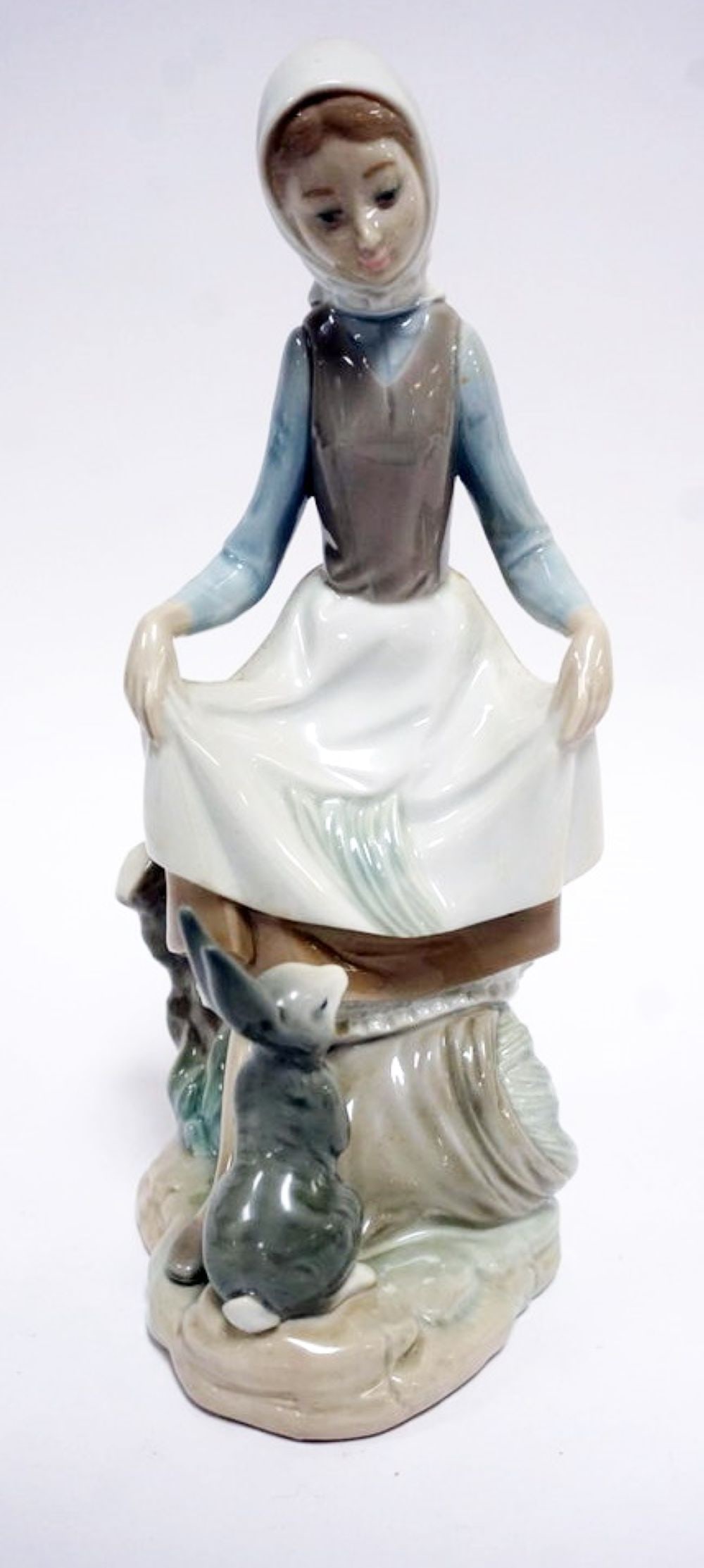 LLADRO PORCELAIN FIGURE (1 of 5)