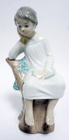 LLADRO PORCELAIN FIGURE