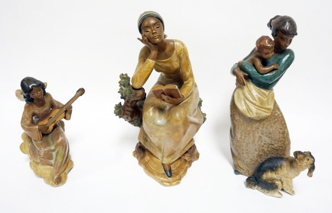 GROUP OF 3 LLADRO FIGURES (1 of 7)