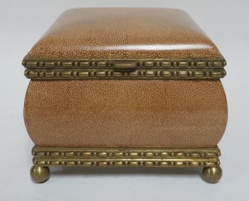 CASTILIAN PORCELAIN DRESSER BOX