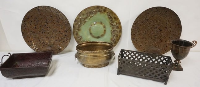 ASSORTEDMETAL DECORATIVE ITEMS