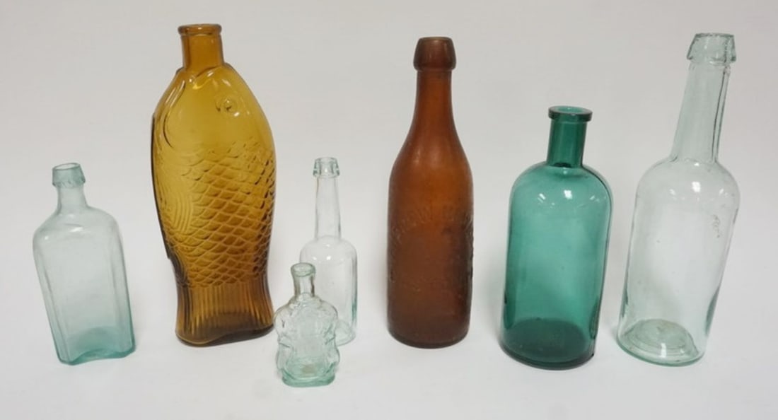 ANTIQUE BOTTLES: GROUP OF ANTIQUE BOTTLES INCLUDING ANDREW NEWMAN EASTON PA, LARGEST APPROXIMATELY 10 IN H