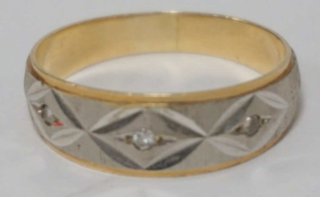 14K GOLD MENS WEDDING RING: 14K GOLD MENS WEDDING RING, APPROXIMATE SIZE 12 1/2, 3.37 DWT