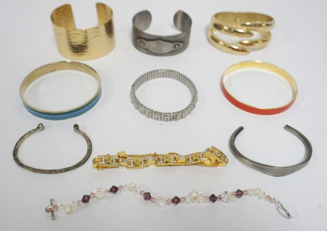 ASSORTED LADIES BRACELETS: 10 ASSORTED LADIES BRACELETS