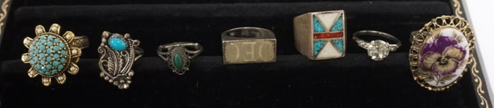 ASSORTED RINGS INCLUDING STERLING SILVER