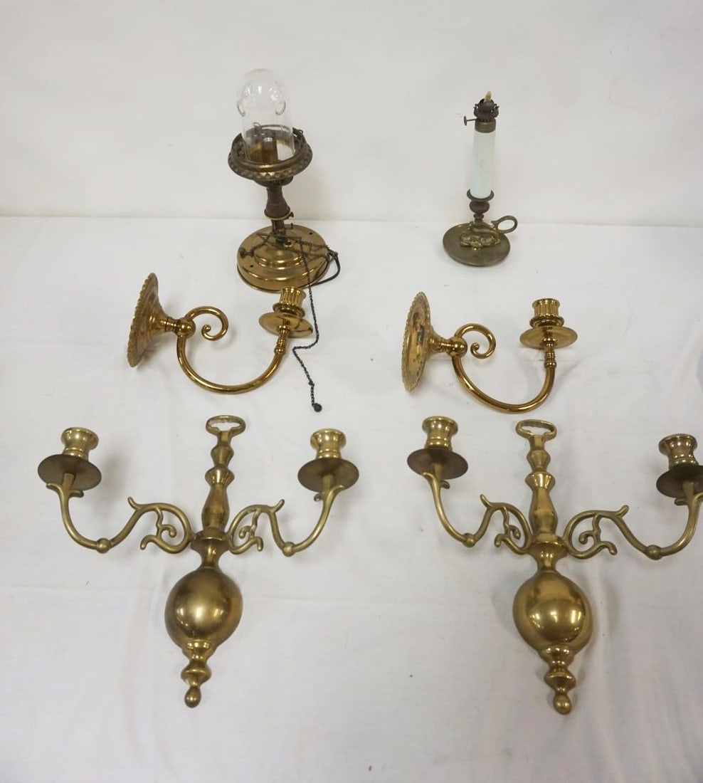 GROUP OF BRASS LIGHTING: GROUP OF BRASS WALL CANDLE SCONCES & BRASS LIGHTING