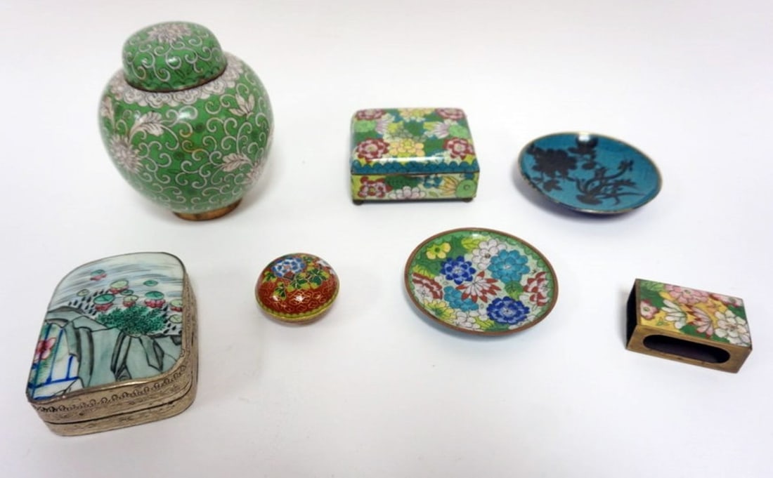 GROUP OF ASSORTED CLOISONNE & CHINESE COVERED BOX (1 of 5)