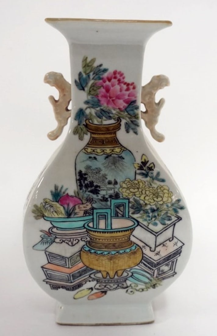 ASIAN PORCELAIN VASE (1 of 6)