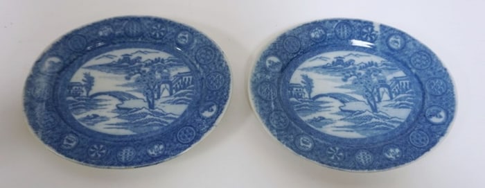 PAIR OF JAPANESE OVAL TRANSFER PLATES