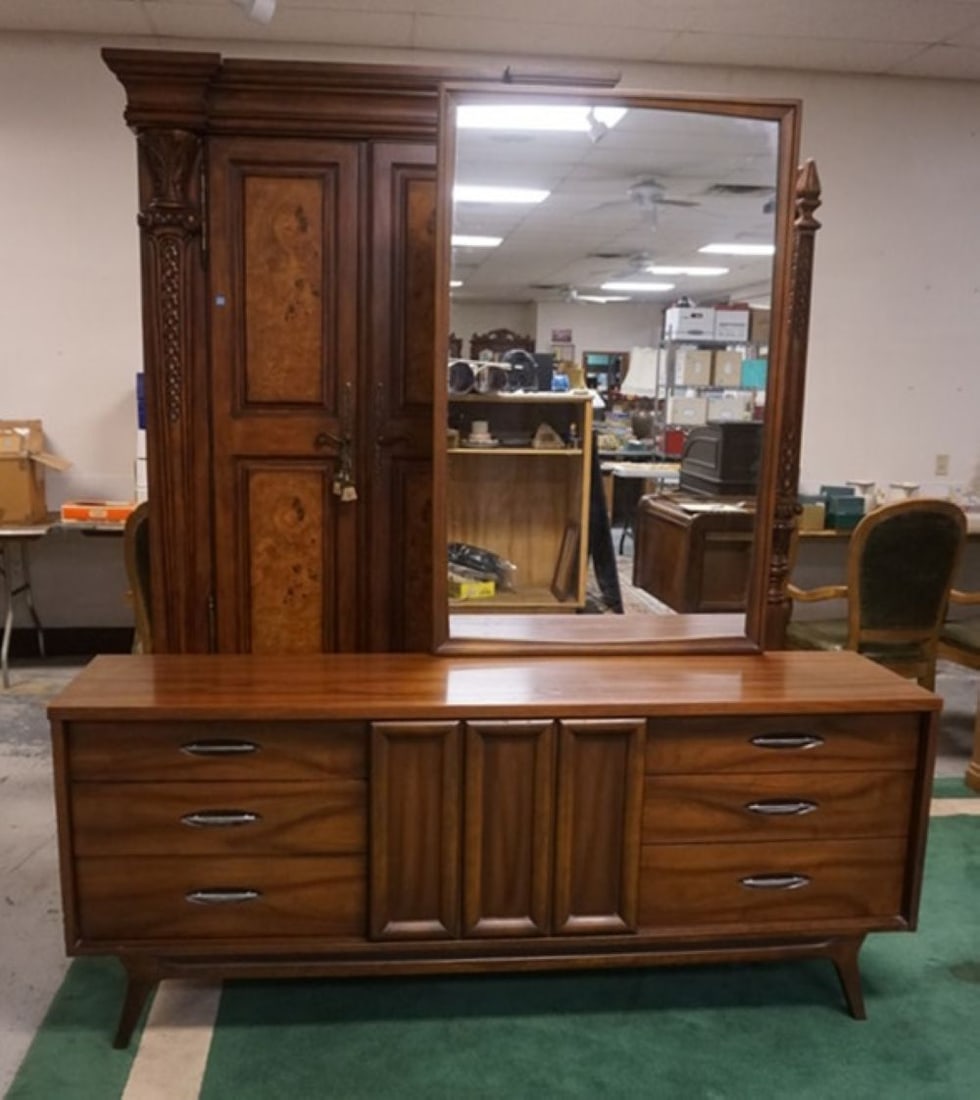 MCM WALNUT 9 DRAWER CHEST (1 of 6)