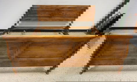 ETHAN ALLEN KING SIZE BED