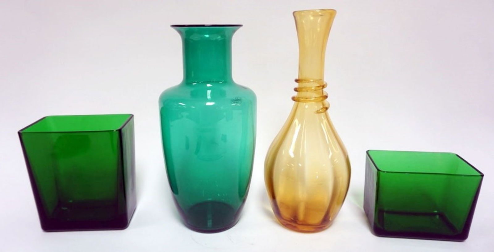 ASSORTED CONTEMPORARY COLORED GLASS VASES (1 of 2)