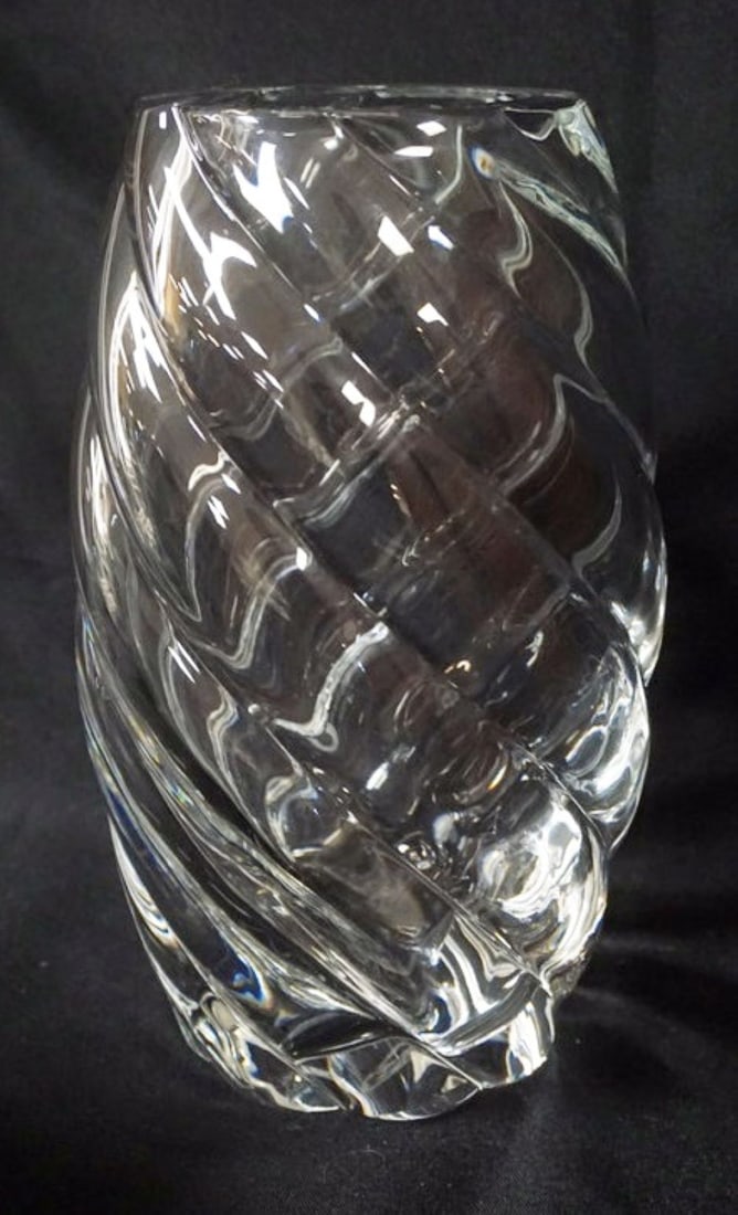 BACARAT CRYSTAL VASE (1 of 3)