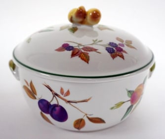 EVESHAM VALE ROYAL WORCESTER COVERED DISH