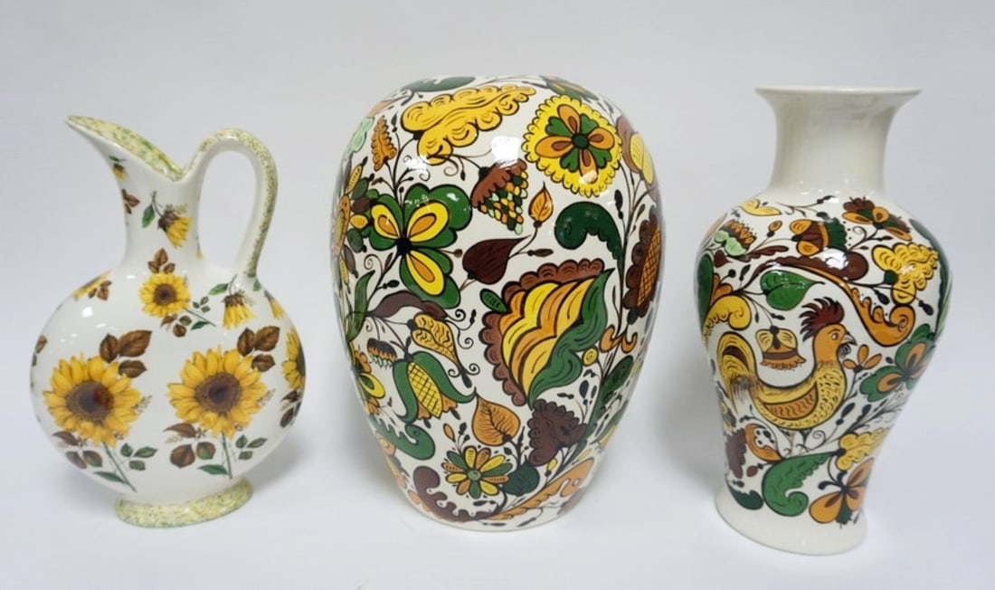 ASSORTED UKRAINIAN ART POTTERY (1 of 4)