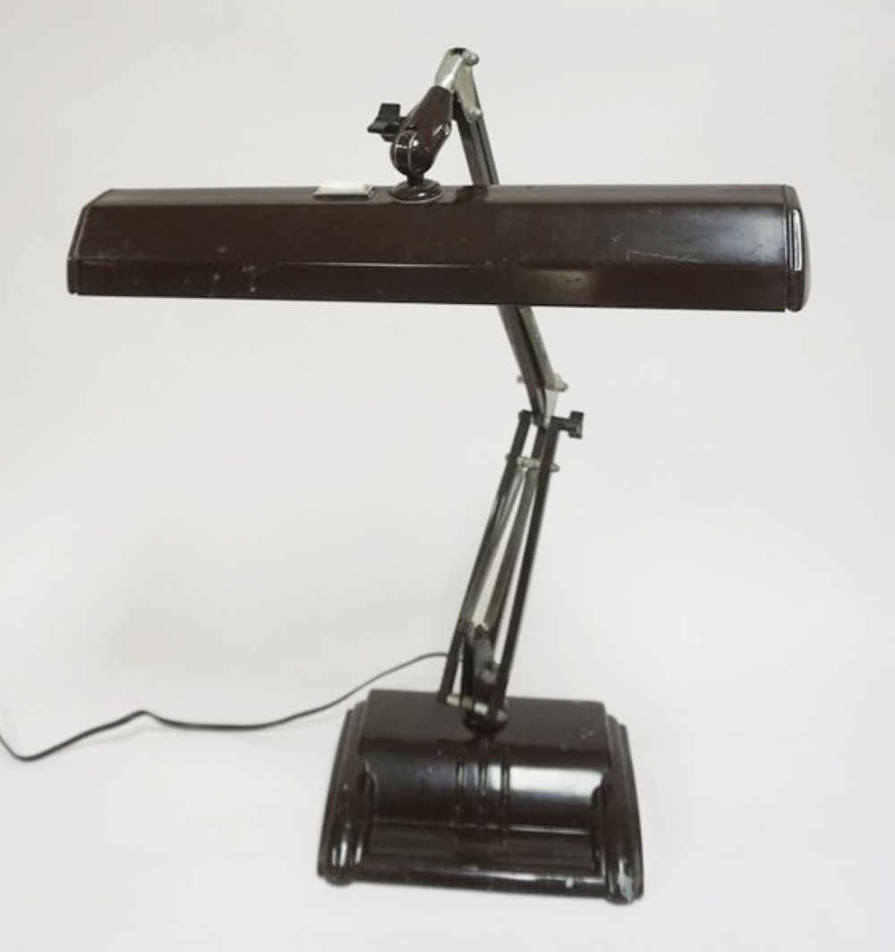 VINTAGE METAL INDUSTRIAL DESK LAMP (1 of 2)
