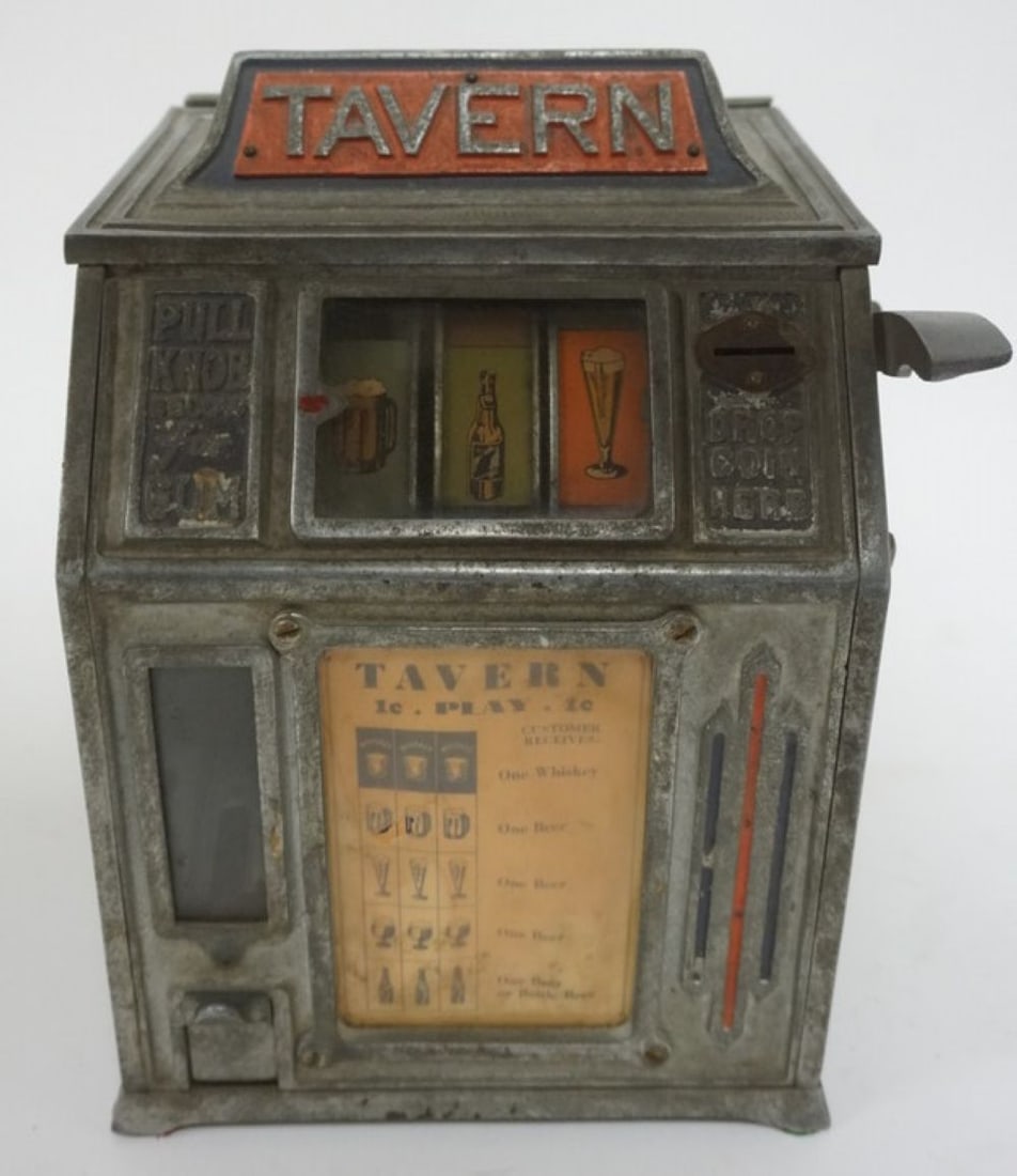 ANTIQUE PENNY ARCADE GAME TAVERN (1 of 8)