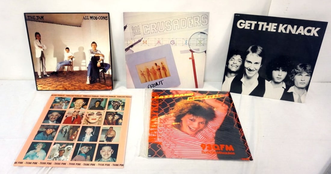 VINTAGE VINYL RECORD ALBUMS (1 of 2)