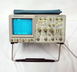 TEKTRONIX OSCILLOSCOPE