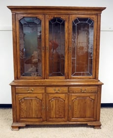 ETHAN ALLEN OAK  BREAKFRONT