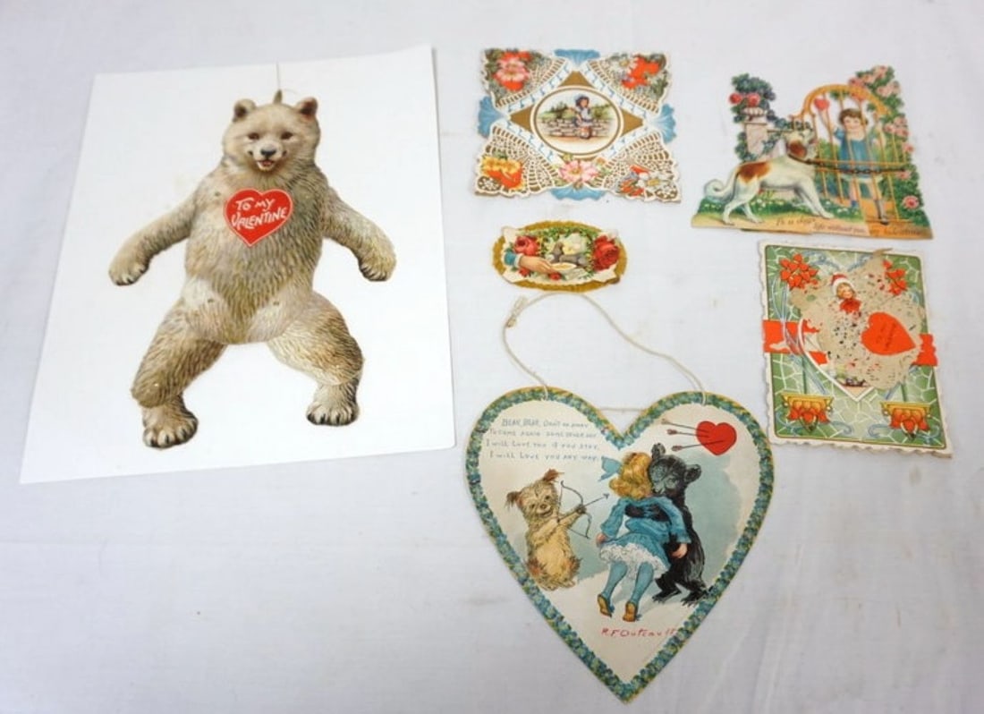 GROUP OF ANTIQUE VALENTINES: GROUP OF ANTIQUE VALENTINE CARDS, LARGEST APPROXIMATELY 12 IN, HINGED CARDBOARD BEAR