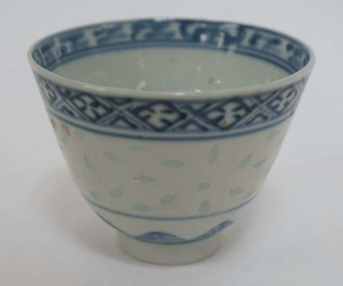 CHINESE RICE CUP: CHINESE BLUE & WHITE RICE EYE CUP, APPROXIMATELY 3 IN X 2 1/2 IN H