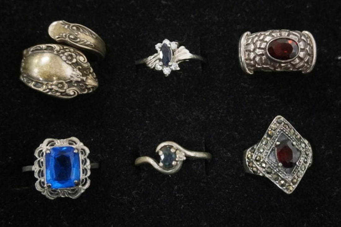 LADIES STERLING SILVER RINGS (1 of 3)