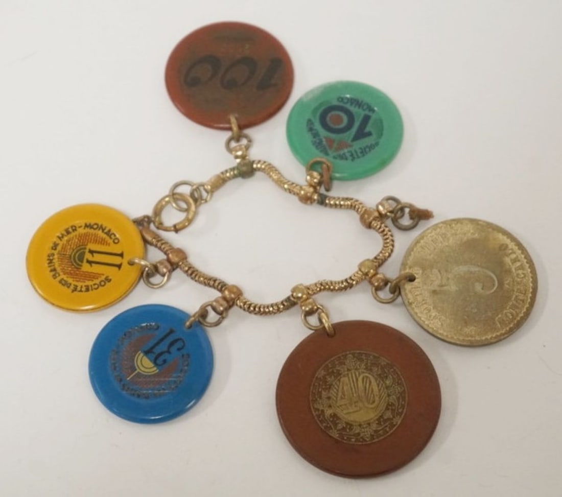 UNUSUAL GAMING CHIP BRACELET (1 of 3)
