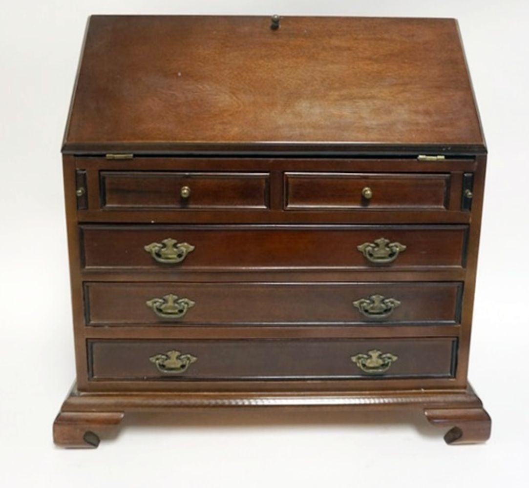 MAHOGANY SLANT FRONT DESK JEWELRY CHEST (1 of 5)