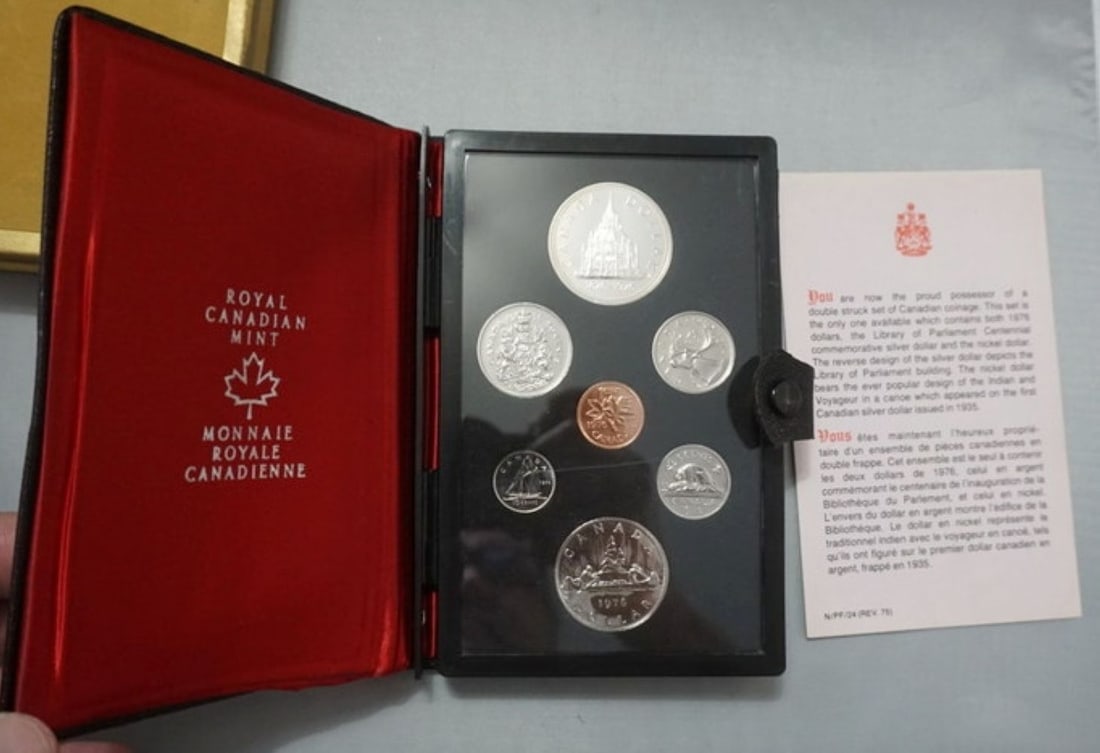 1976 ROYAL CANADIAN MINT COIN SET (1 of 3)