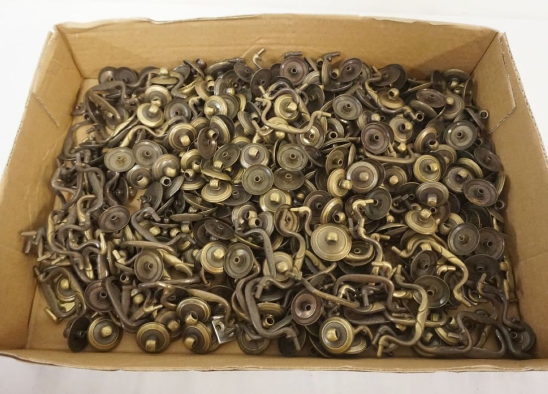 LARGE SELECTION OF VINTAGE HARDWARE (1 of 2)