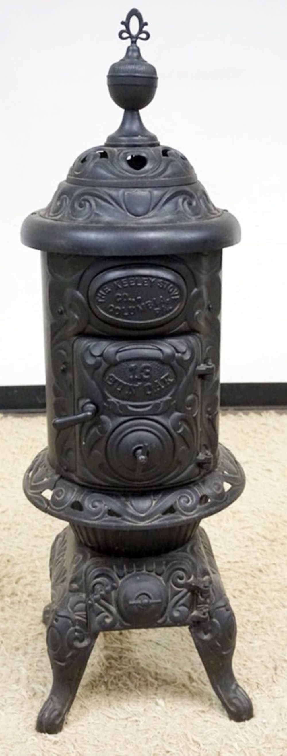 THE KEELY STOVE CO IRON STOVE (1 of 7)