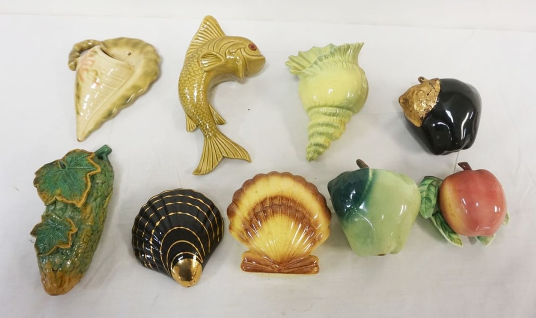 GROUP OF ASSORTED WALL POCKETS: GROUP OF ASSORTED WALL POCKETS, LARGEST APPROXIMATELY 10 IN HIGH