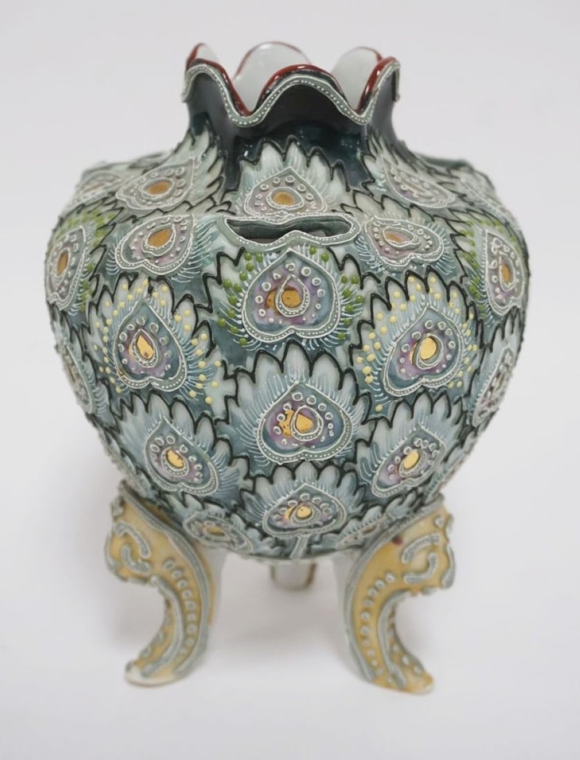 NIPPON MORIAGE FOOTED VASE (1 of 6)