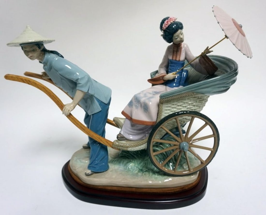 LLADRO PORCELAIN FIGURE (1 of 5)
